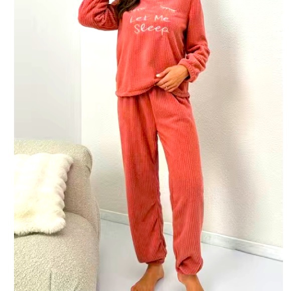 LET ME SLEEP embroidered jogger lounge outfit - Picture 2 of 3